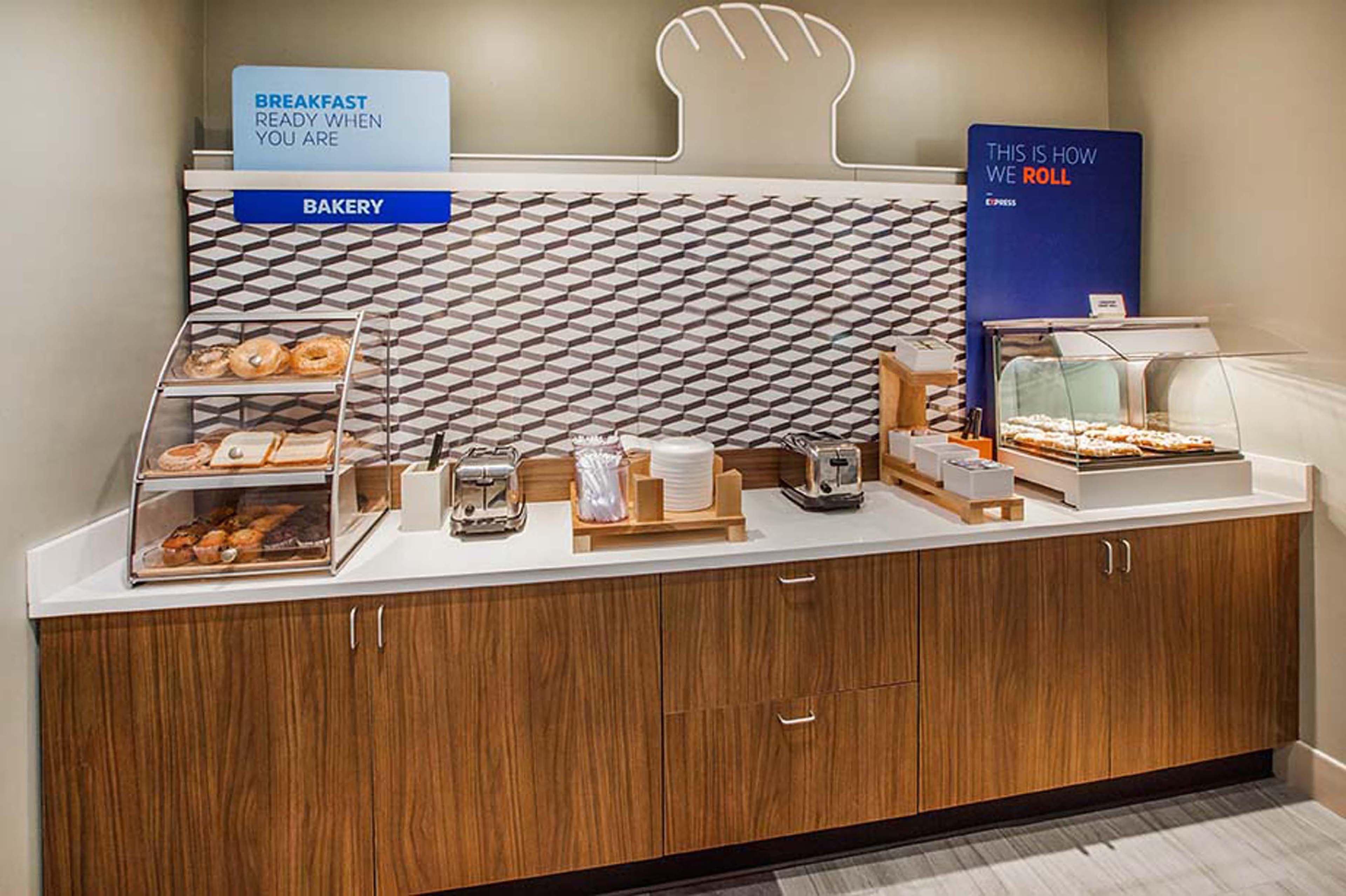 Holiday Inn Express & Suites Indianapolis - East By Ihg Luaran gambar