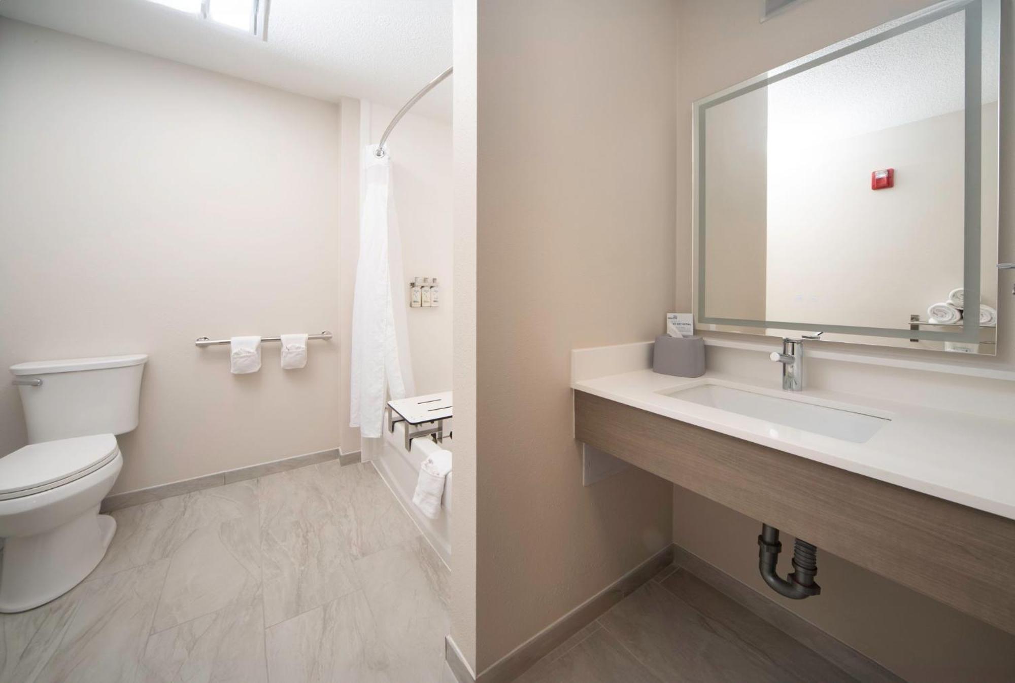 Holiday Inn Express & Suites Indianapolis - East By Ihg Luaran gambar