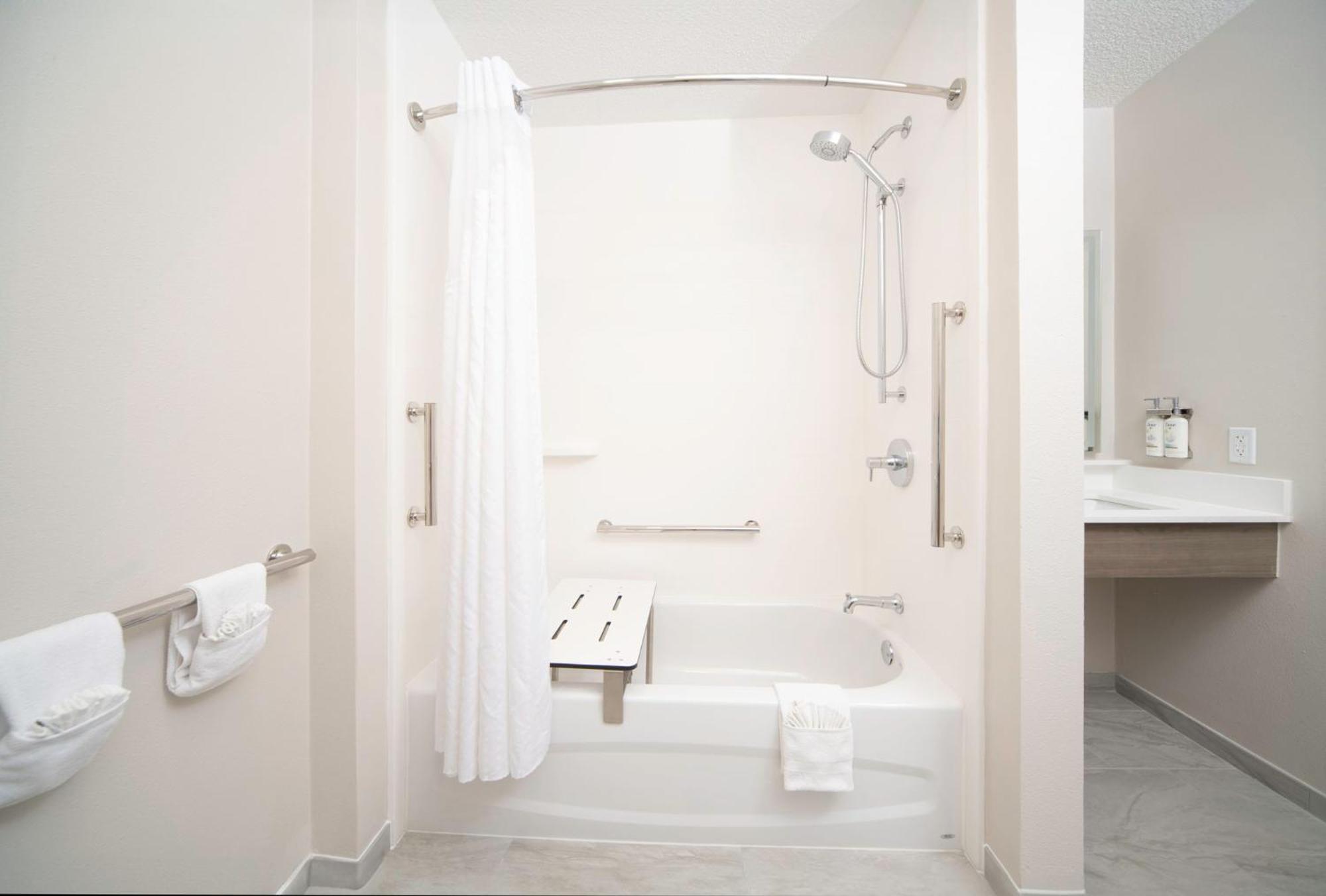 Holiday Inn Express & Suites Indianapolis - East By Ihg Luaran gambar