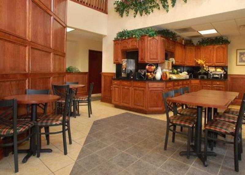 Holiday Inn Express & Suites Indianapolis - East By Ihg Restoran gambar